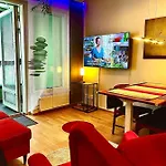To Luxstudio Savusuite From Helsinki Airport 6 Min, To 27min, Freeparking In Kivistoe Апартаменты Вантаа