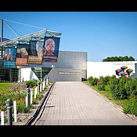 To Luxstudio Savusuite From Helsinki Airport 6 Min, To 27min, Freeparking In Kivistoe Apartment *